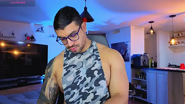 Michael Diamond online show from 10-20-25, 02:46