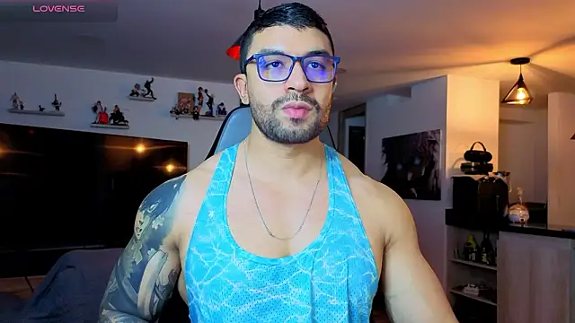 Snapshot of Michael_Diamond chatting on 02-12-26, 01:16 Michael Diamond online show from 02-12-26, 01:16