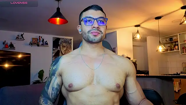 Snapshot of Michael_Diamond chatting on 05-26-26, 02:31 Michael Diamond online show from 05-26-26, 02:31