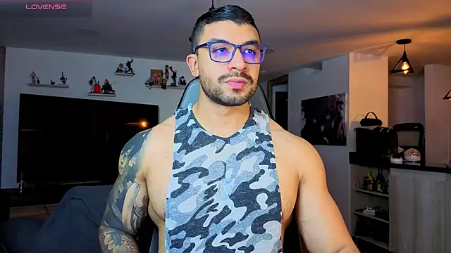 Snapshot of Michael_Diamond chatting on 02-04-26, 02:39 Michael Diamond online show from 02-04-26, 02:39