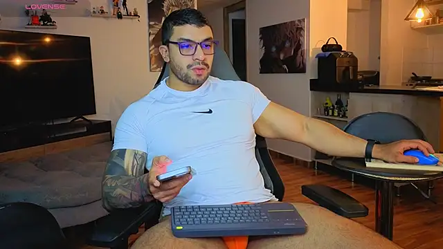 Michael Diamond online show from 11-14-25, 02:48