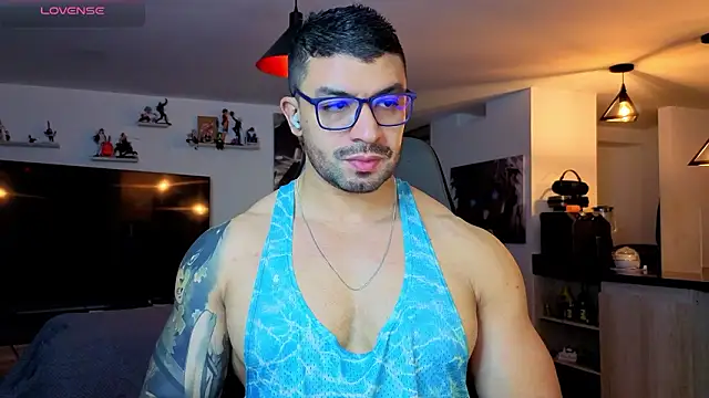 Snapshot of Michael_Diamond chatting on 02-25-26, 02:23 Michael Diamond online show from 02-25-26, 02:23