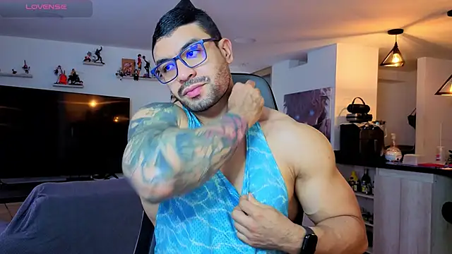 Snapshot of Michael_Diamond chatting on 02-13-26, 03:56 Michael Diamond online show from 02-13-26, 03:56