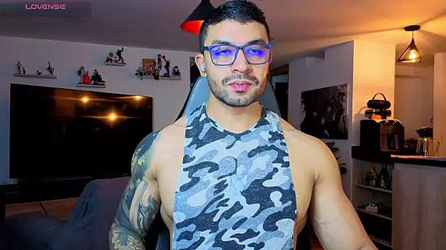 Snapshot of Michael_Diamond chatting on 03-03-26, 02:51 Michael Diamond online show from 03-03-26, 02:51