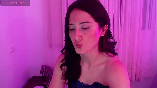 AlissonnFoxx online show from 06-26-26, 12:05