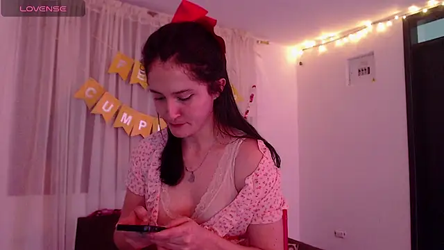 Snapshot of AlissonnFoxx chatting on 02-21-25, 01:55 AlissonnFoxx online show from 02-21-25, 01:55