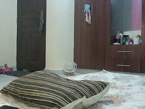 sweet-fancy online show from 10-22-25, 03:44