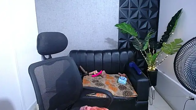 Valentinaa mature online show from 03-30-26, 09:05