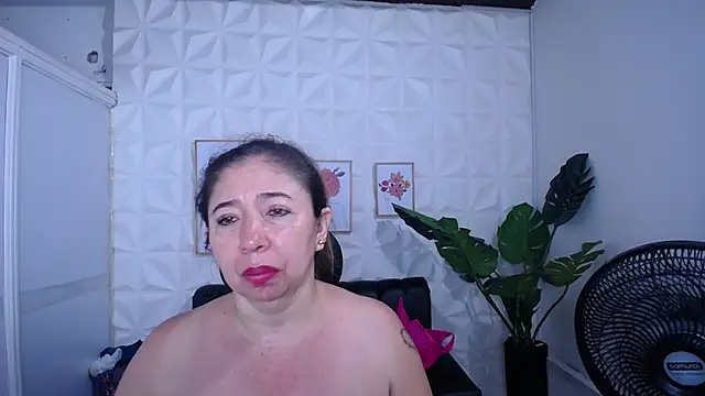 Valentinaa mature online show from 11-29-25, 02:01