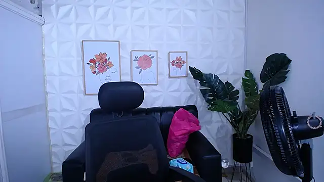 Valentinaa mature online show from 02-28-26, 12:21