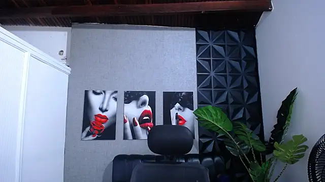 Valentinaa mature online show from 03-31-26, 08:55