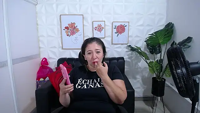 Valentinaa mature online show from 03-14-25, 07:23