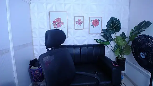 Valentinaa mature online show from 09-18-25, 10:24