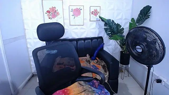 Valentinaa mature online show from 02-05-26, 10:22