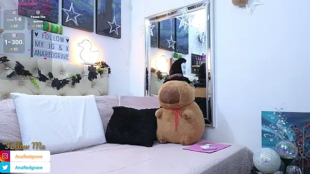 AnnaRedgrave online show from 11-10-25, 07:24