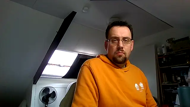 Snapshot of rdewaard81 chatting on 10-29-25, 11:53 rdewaard81 online show from 10-29-25, 11:53