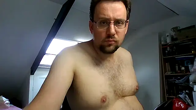 Snapshot of rdewaard81 chatting on 09-10-25, 08:02 rdewaard81 online show from 09-10-25, 08:02