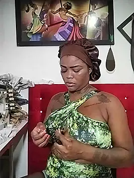 Snapshot of Alissamore3 chatting on 05-30-26, 01:01 Alissamore3 online show from 05-30-26, 01:01
