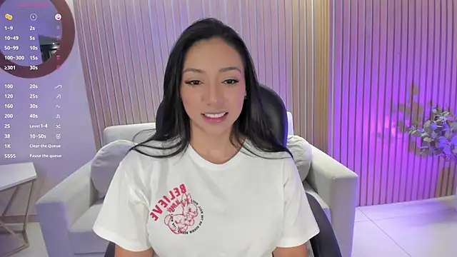 LizzHamilton   online show from 03-11-25, 08:31