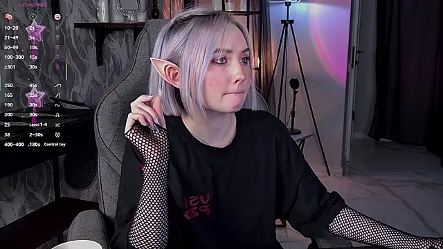 ReiYosimoto online show from 01-11-26, 04:14