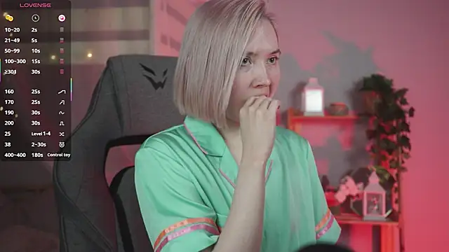 ReiYosimoto online show from 11-18-25, 05:49