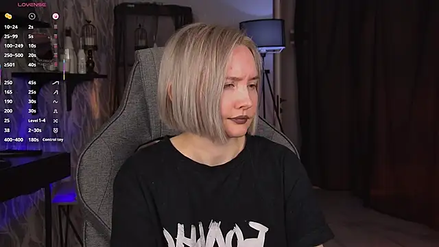 Snapshot of ReiYosimoto chatting on 02-04-26, 03:51 ReiYosimoto online show from 02-04-26, 03:51