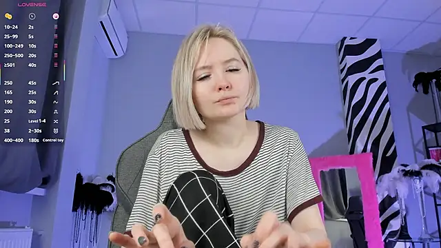 Snapshot of ReiYosimoto chatting on 02-20-26, 04:42 ReiYosimoto online show from 02-20-26, 04:42