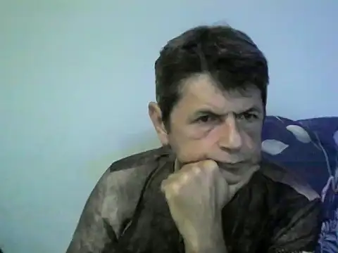 Snapshot of czarek888 chatting on 10-19-25, 04:21 czarek888 online show from 10-19-25, 04:21