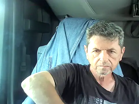 Snapshot of czarek888 chatting on 09-14-25, 10:48 czarek888 online show from 09-14-25, 10:48