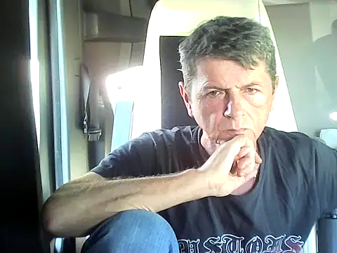 Snapshot of czarek888 chatting on 10-02-25, 02:09 czarek888 online show from 10-02-25, 02:09
