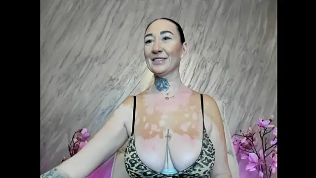Rayanablackandwhite online show from 06-14-26, 10:16