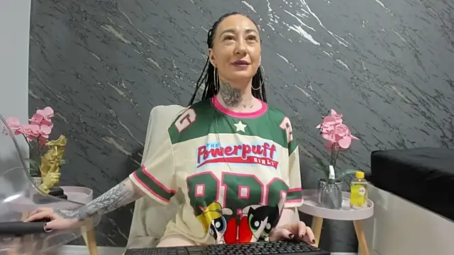 Rayanablackandwhite online show from 11-27-25, 08:09