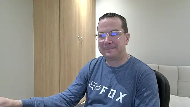 Snapshot of BrettJ81 chatting on 10-20-25, 05:02 BrettJ81 online show from 10-20-25, 05:02