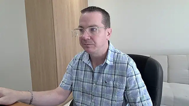 Snapshot of BrettJ81 chatting on 09-20-25, 10:53 BrettJ81 online show from 09-20-25, 10:53