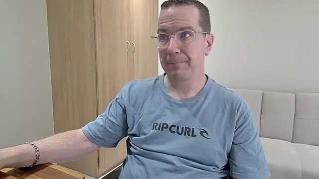 BrettJ81 online show from 04-28-26, 02:54