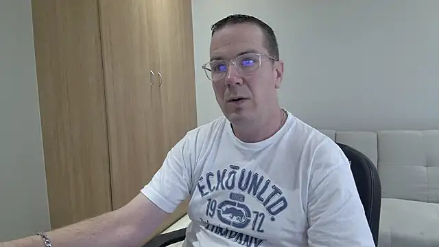 BrettJ81 online show from 03-08-26, 01:03