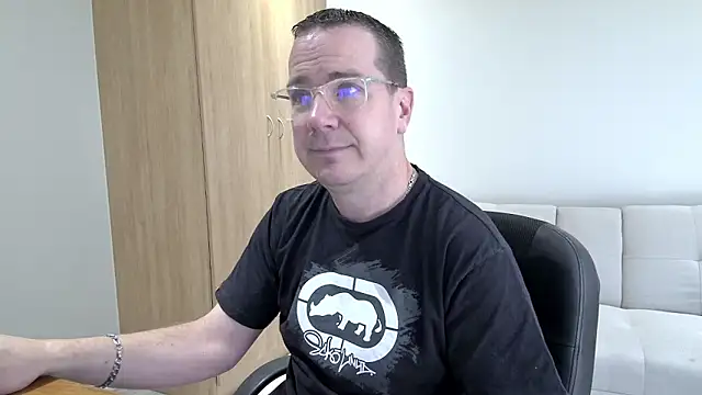 Snapshot of BrettJ81 chatting on 09-19-25, 01:48 BrettJ81 online show from 09-19-25, 01:48
