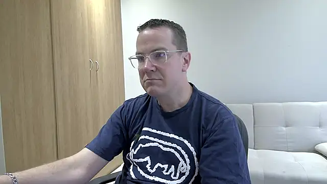 BrettJ81 online show from 11-18-25, 02:31