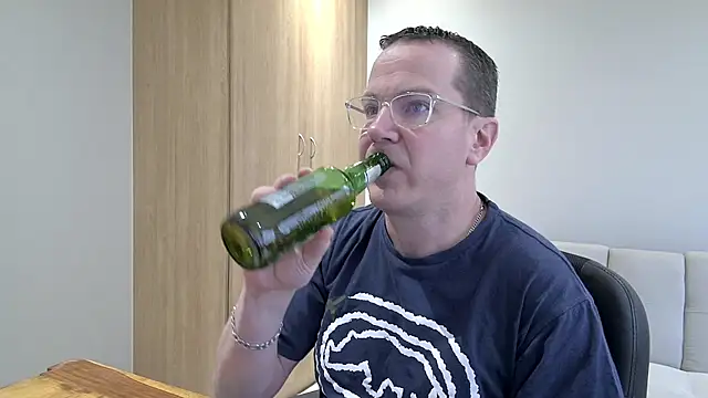 Snapshot of BrettJ81 chatting on 10-22-25, 02:16 BrettJ81 online show from 10-22-25, 02:16