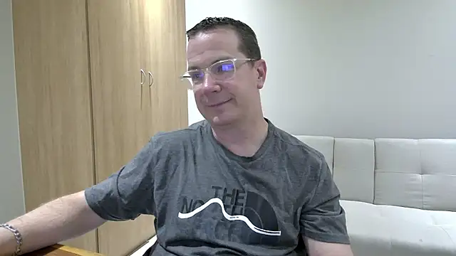 Snapshot of BrettJ81 chatting on 09-09-25, 04:27 BrettJ81 online show from 09-09-25, 04:27