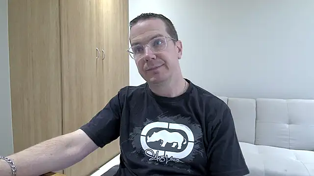 BrettJ81 online show from 04-19-26, 11:44