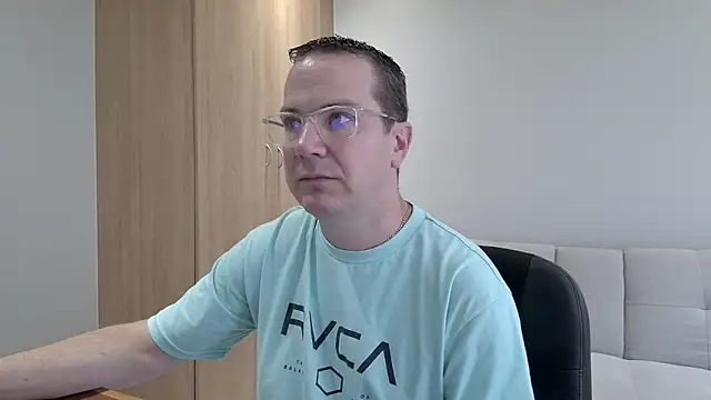 Snapshot of BrettJ81 chatting on 02-09-25, 11:36 BrettJ81 online show from 02-09-25, 11:36