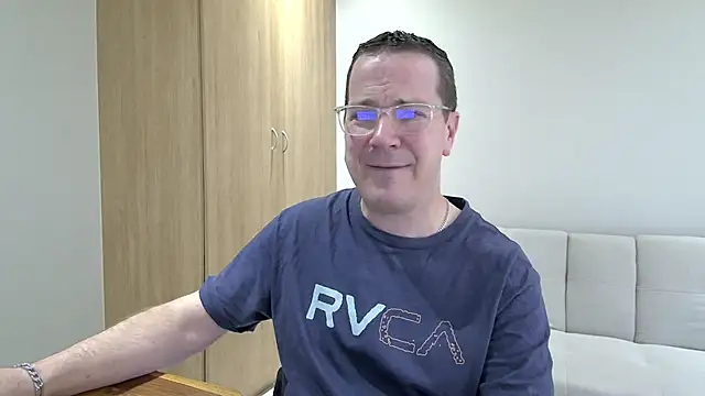 Snapshot of BrettJ81 chatting on 09-08-25, 02:38 BrettJ81 online show from 09-08-25, 02:38