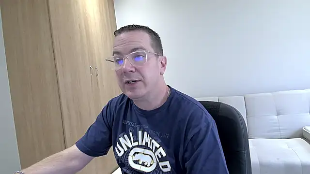 Snapshot of BrettJ81 chatting on 12-20-24, 02:37 BrettJ81 online show from 12-20-24, 02:37