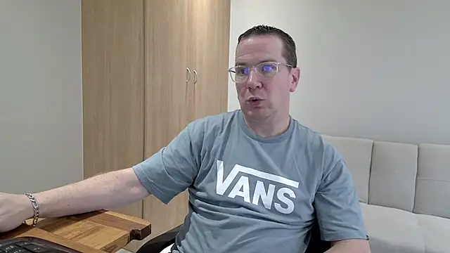 BrettJ81 online show from 11-02-25, 01:49