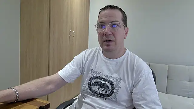 BrettJ81 online show from 11-03-25, 02:20