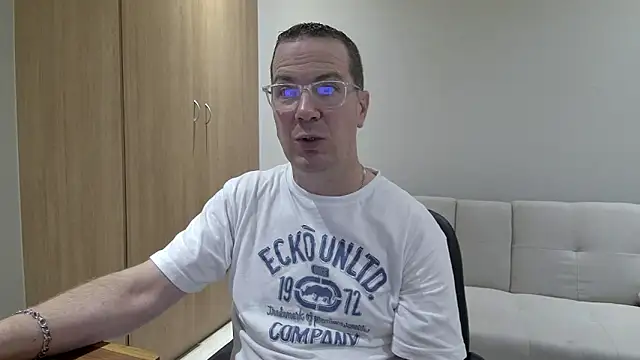BrettJ81 online show from 04-22-26, 03:08