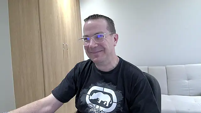 Snapshot of BrettJ81 chatting on 10-13-25, 03:02 BrettJ81 online show from 10-13-25, 03:02