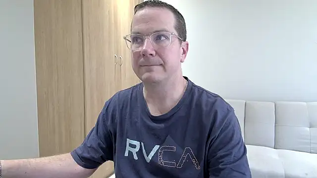 BrettJ81 online show from 11-09-25, 12:53