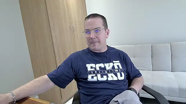 Snapshot of BrettJ81 chatting on 01-18-25, 11:21 BrettJ81 online show from 01-18-25, 11:21